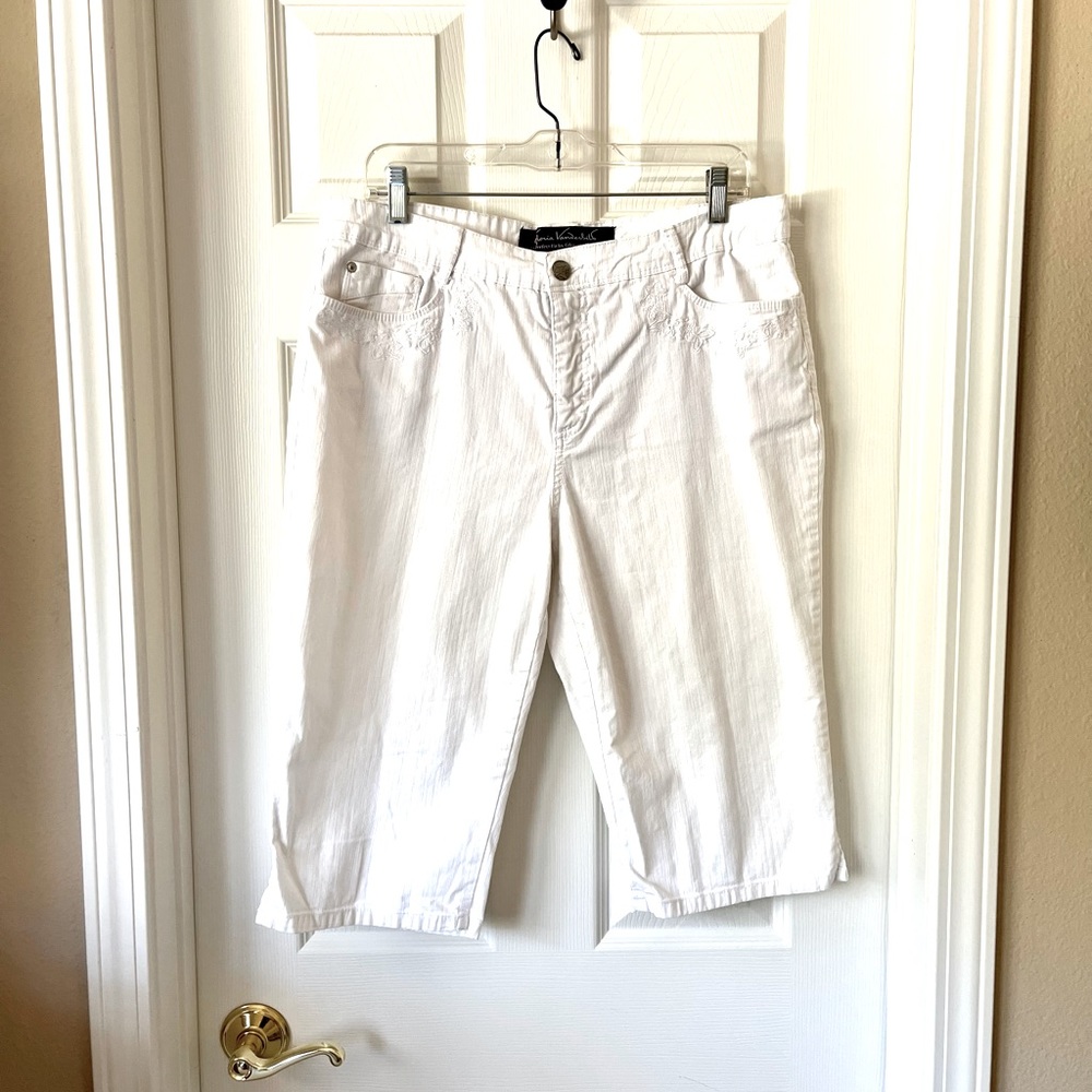 Perfect Fit Embroidered Capri